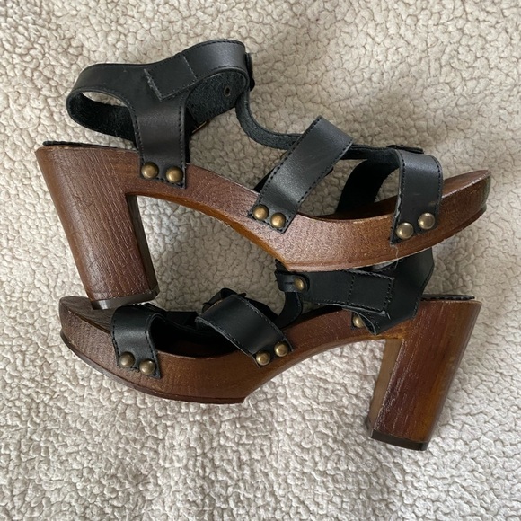 Retro style sandals with adjustable straps and block heel Size: 10 - XL - Picture 3 of 11